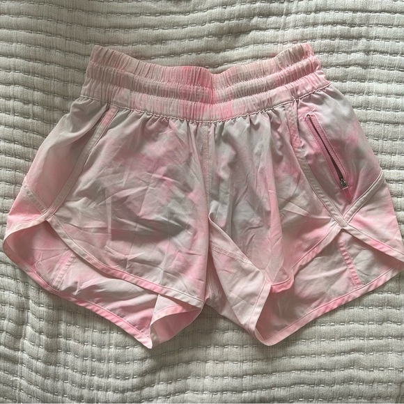 Lululemon Tracker Short V *4" Diamond Dye White Miami Pink (Size: 4) - Picture 3 of 8